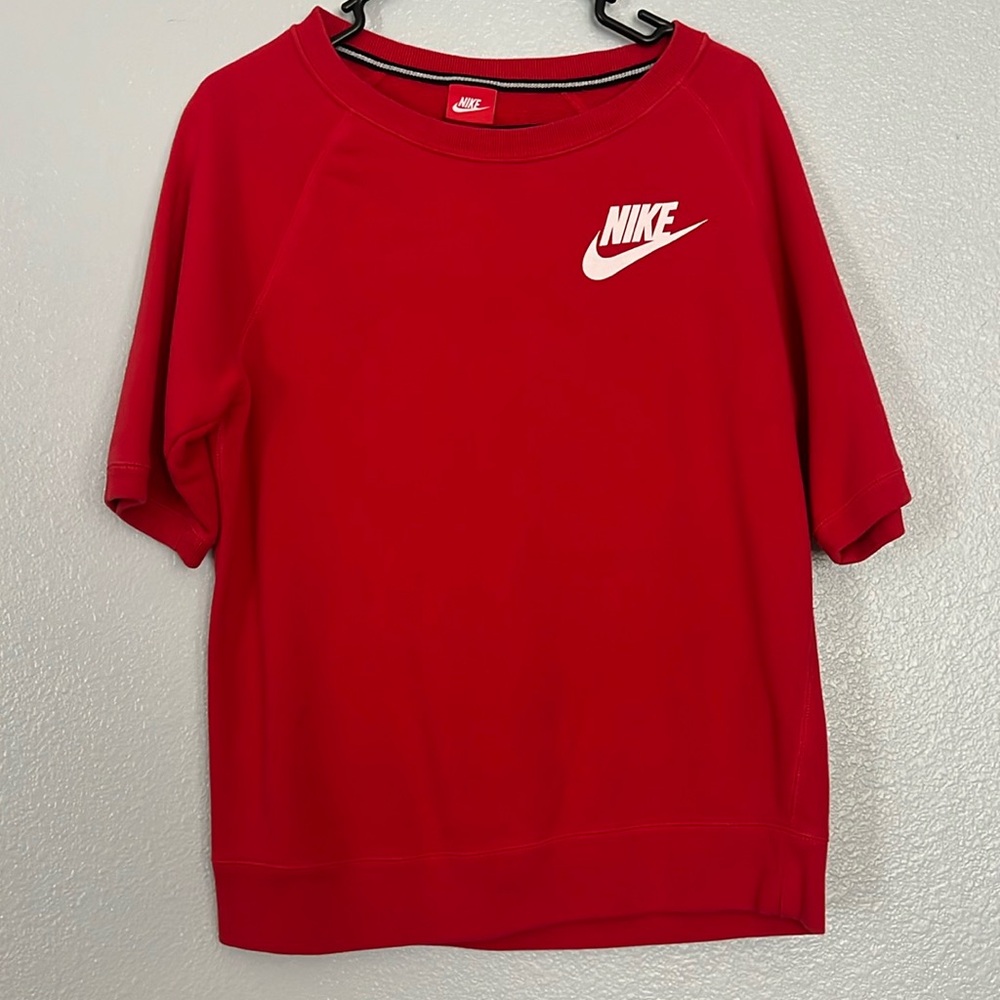 nike sweatshirt tee